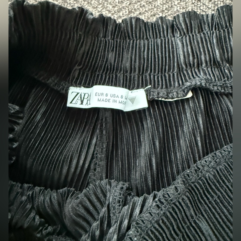 Zara Black Pleated Flowy Shorts